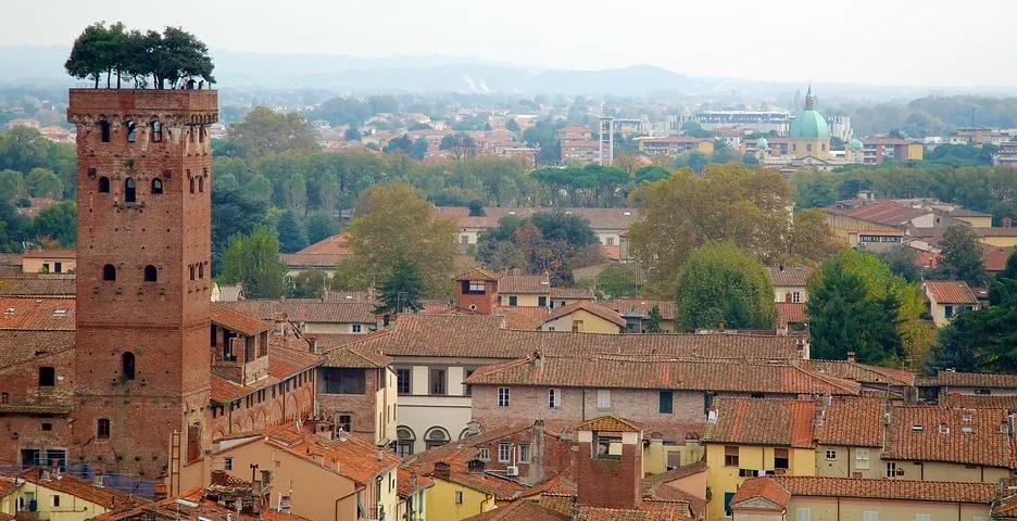 lucca medievale palazzo guinigi
